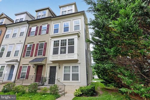 2704-155 Prado Ln, CLARKSBURG, MD, 20871-6316 | Card Image