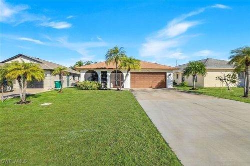 589 98th Ave N, NAPLES, FL, 34108-2219 | Card Image