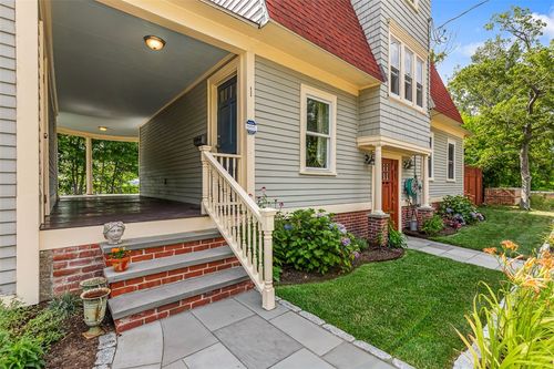 1 Sabin St, Riverside, RI, 02915-5629 | Card Image