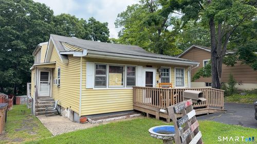 39 Emma Road, Stamford, CT, 06905 | Card Image