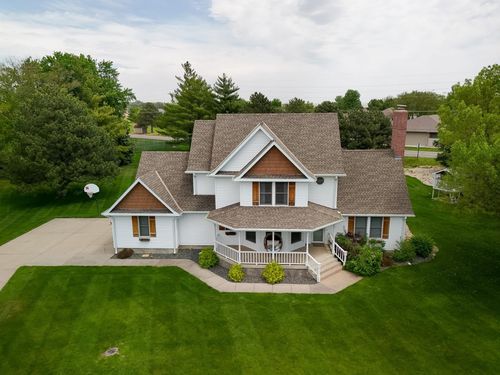 6469 Country Club Dr, Columbus, NE, 68601-8337 | Card Image