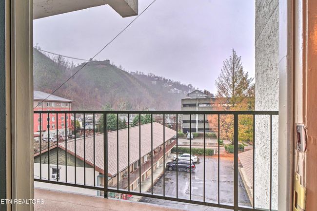 306 - 685 River Rd, Condo with 1 bedrooms, 1 bathrooms and null parking in Gatlinburg TN | Image 25