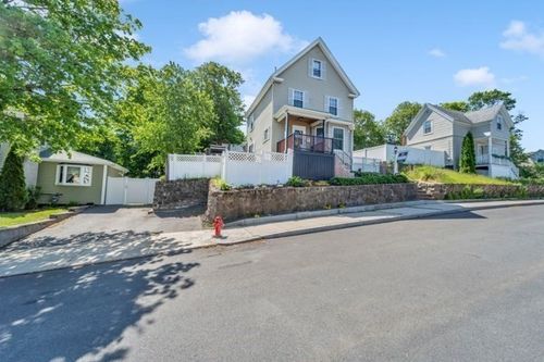 135 Pine Grove Ave, Lynn, MA, 01904-2859 | Card Image