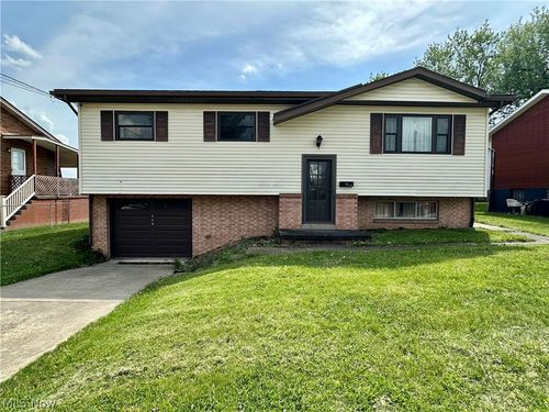 115 Murphy Ave, Weirton, WV, 26062-3223 | Card Image