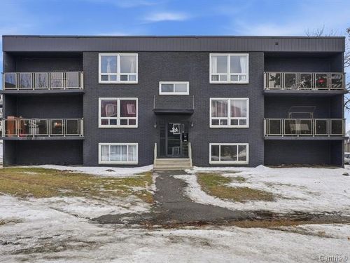 303-94 Ch Eardley, Gatineau, QC, J9H4K2 | Card Image