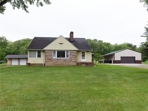 12209 Tinkers Creek Rd, Valley View, OH, 44125-5628 | Card Image