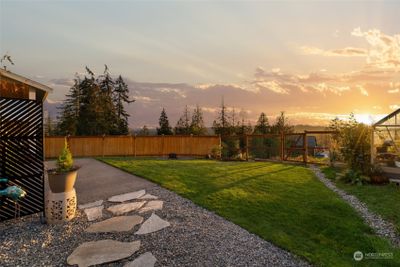 8212 172nd Avenue E, House other with 5 bedrooms, 2 bathrooms and 4 parking in Sumner WA | Image 3