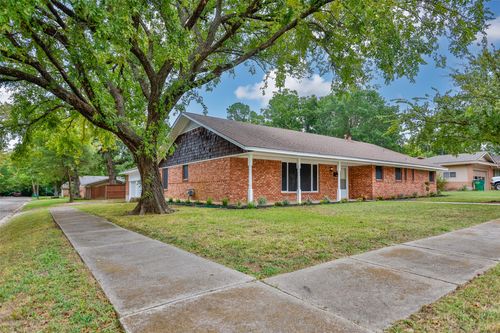 402 Melody Ln, Gainesville, TX, 76240-5138 | Card Image