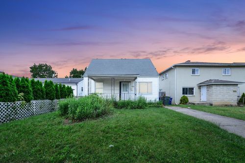 2951 Mcguffey Rd, Columbus, OH, 43224-4135 | Card Image