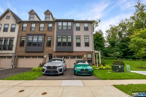 98 Cinnamon Dr, Upper Saddle River, NJ, 07458 | Card Image