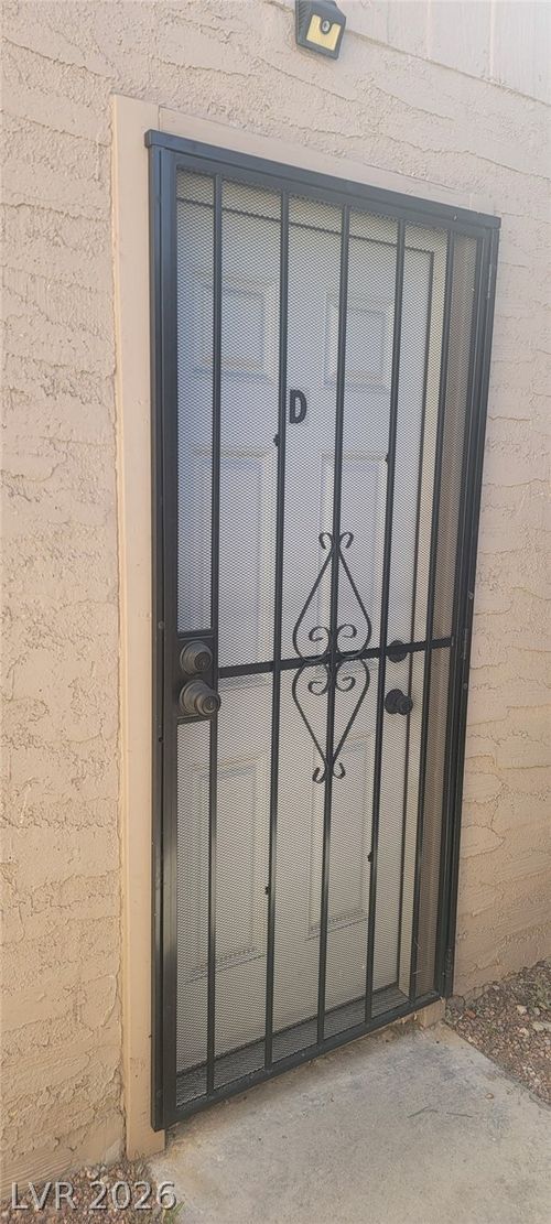 d-5156 Golden Ln, Las Vegas, NV, 89119-1776 | Card Image