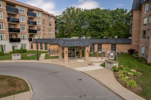 228-8111 Forest Glen Dr, Niagara Falls, ON, L2H2Y7 | Card Image
