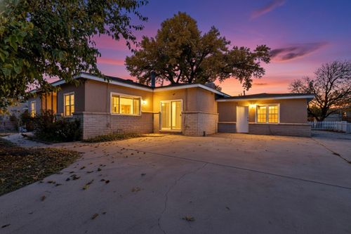 2715 Floral Rd Nw, Albuquerque, NM, 87104-1927 | Card Image