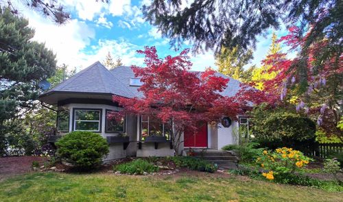647 Tamarack Dr, Qualicum Beach, BC, V9K1A8 | Card Image