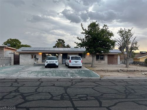 1801 Elm Ave, Las Vegas, NV, 89101-4109 | Card Image