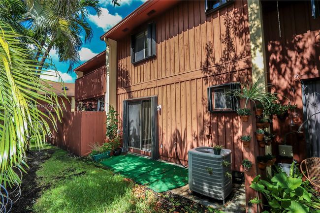 0 - 444 Se 14th St, Townhouse with 2 bedrooms, 2 bathrooms and null parking in Dania Beach FL | Image 28