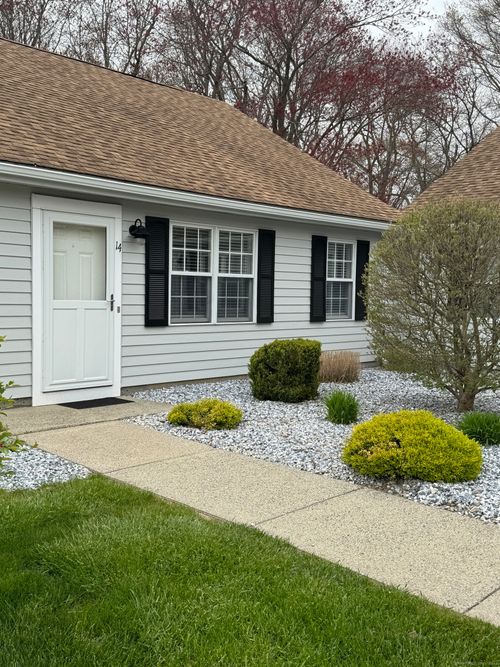 14-14 Plymouth Ct, Clinton, CT, 06413-2251 | Card Image