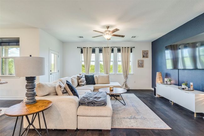 572 Pepperbark Loop, House other with 4 bedrooms, 3 bathrooms and 4 parking in Buda TX | Image 5