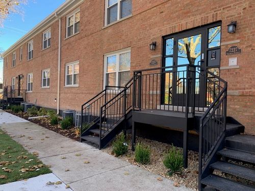 apt-1-7225 Thomas St, River Forest, IL, 60305-1565 | Card Image