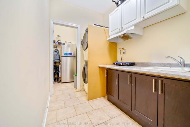 1626 Chilliwack St, House other with 8 bedrooms, 5 bathrooms and 3 parking in Oshawa ON | Image 22