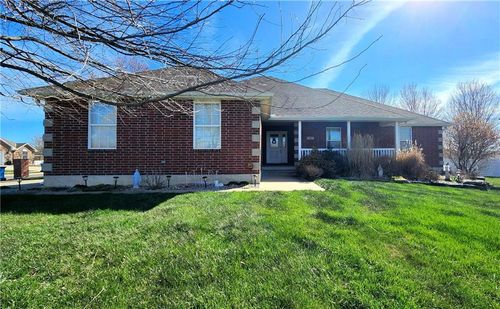 986 Owl Creek Pkwy, Odessa, MO, 64076-1800 | Card Image