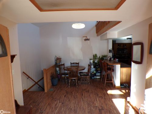 107 4th St Ne, State Center, IA, 50247-7739 | Card Image