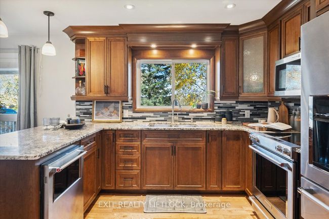 577 Spillsbury Dr, House other with 3 bedrooms, 2 bathrooms and 6 parking in Peterborough ON | Image 14