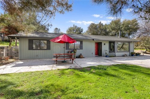 31772 Comanche Rd, Coarsegold, CA, 93614-9722 | Card Image