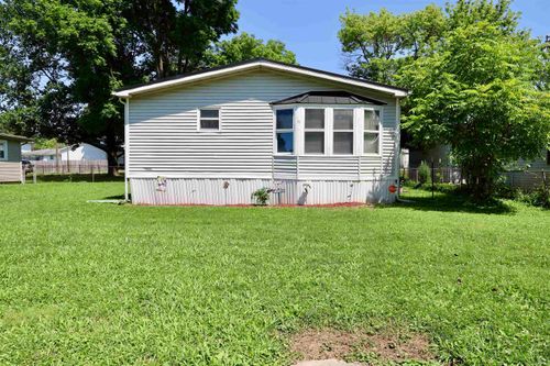 209 S Cherry St, Lynn, IN, 47355-8200 | Card Image