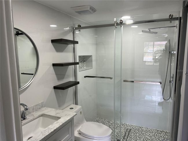 1 - 5617 Ashton Lake Dr, Condo with 2 bedrooms, 2 bathrooms and null parking in Sarasota FL | Image 21