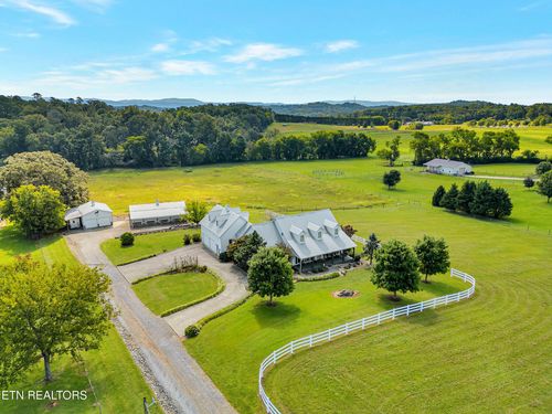 909 Gregg Rd, Friendsville, TN, 37737-2211 | Card Image