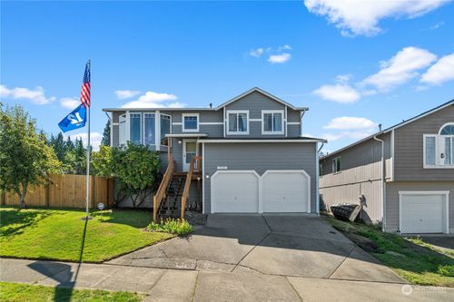 310 Hemming Way, Granite Falls, WA, 98252 | Card Image