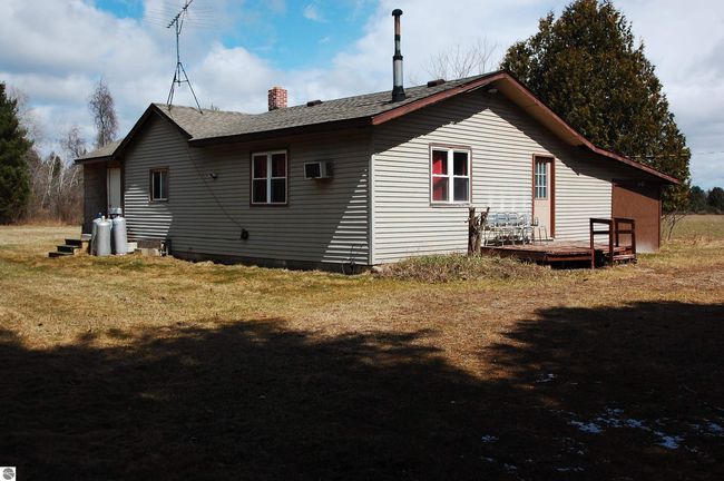 262 W Lagrant Rd, House other with 1 bedrooms, 1 bathrooms and null parking in Twining MI | Image 19
