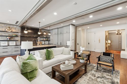 3d-2300 Wolf St, Dallas, TX, 75201-7051 | Card Image