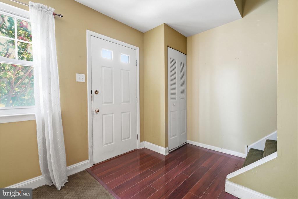 Residential in WILLOW GROVE 5