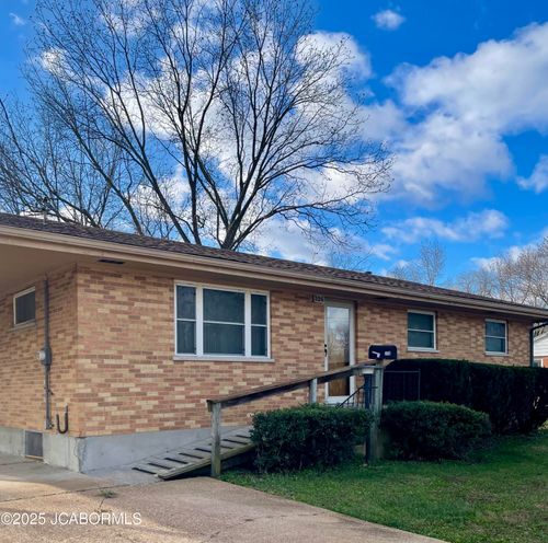 326 E Missouri Ave, Chamois, MO, 65024-1035 | Card Image