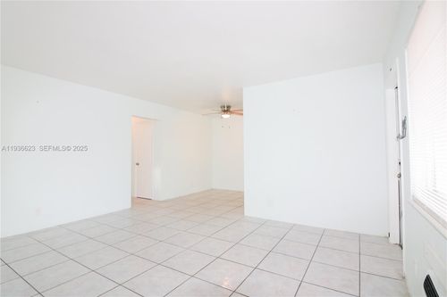 apt-102-712 Ne 8th St, Hallandale Beach, FL, 33009-2501 | Card Image