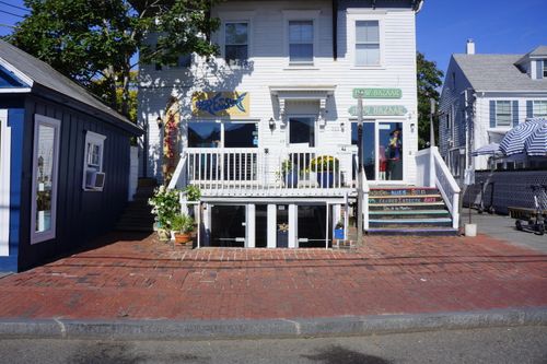 unit-4-322 Commercial St, Provincetown, MA, 02657-2217 | Card Image