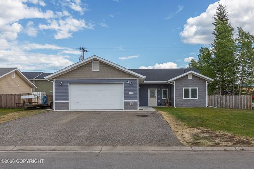 2657 Desert Eagle Loop, North Pole, AK, 99705-7814 | Card Image