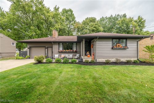 3433 Bentwillow Ln, Youngstown, OH, 44511-2502 | Card Image
