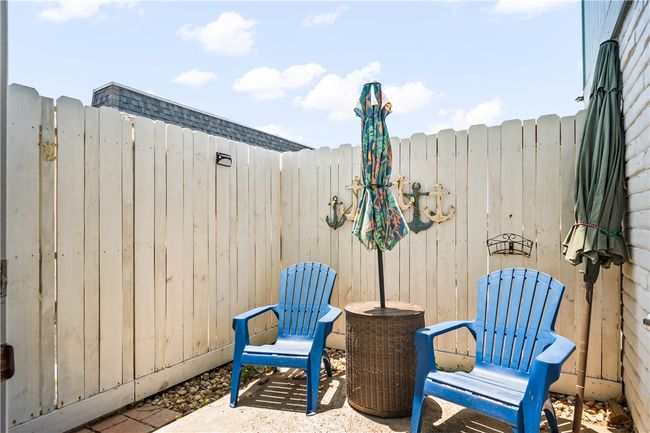 APT-136 - 4901 State Highway 361, Condo with 2 bedrooms, 2 bathrooms and null parking in Port Aransas TX | Image 16