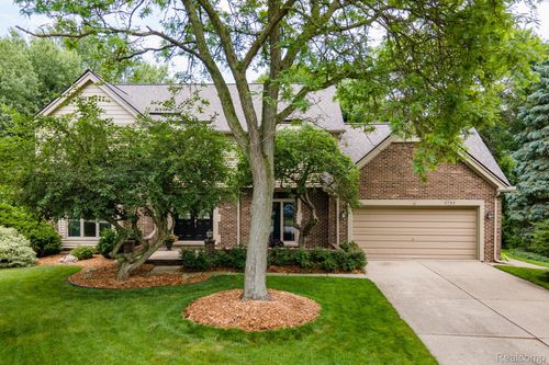 2732 Winter Park Court, Rochester Hills, MI, 48309 | Card Image