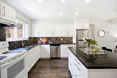 118-69 Godstone Rd, North York, ON, M2J3C8 | Card Image