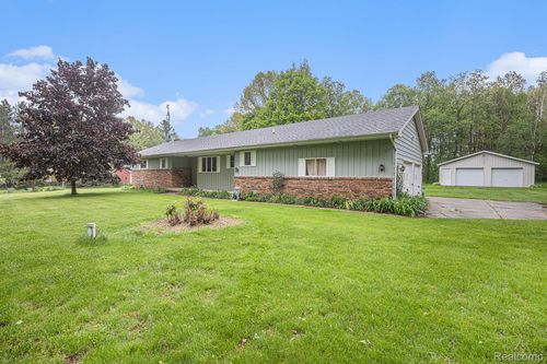 5120 Millis Rd, North Branch, MI, 48461-9604 | Card Image