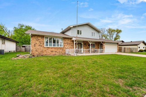 409 S Norbeck St, Vermillion, SD, 57069-3622 | Card Image