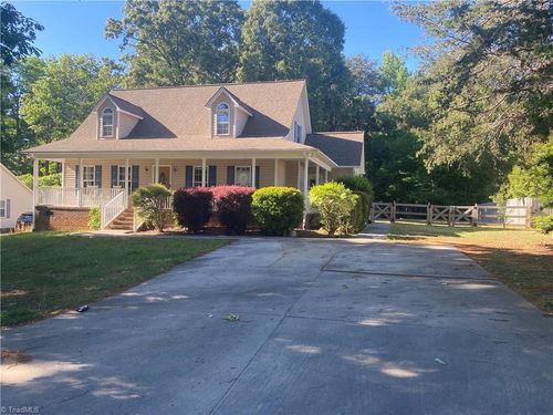 695 Old Castle Dr, Randleman, NC, 27317-8312 | Card Image