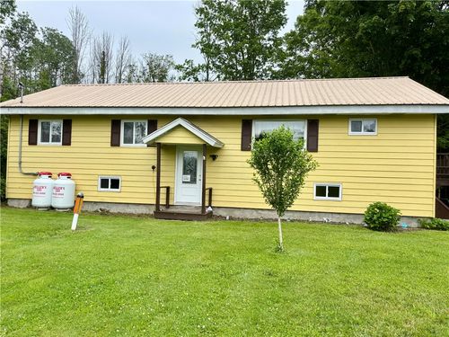 19 Miner Rd, Oswego, NY, 13126-6213 | Card Image