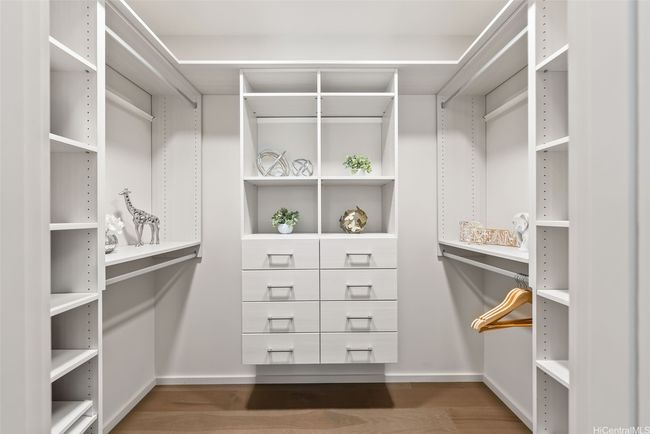 Secondary closet | Image 14