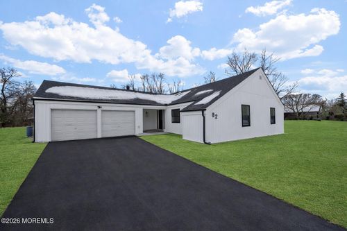 82 Oriskany Dr, Freehold, NJ, 07728-3346 | Card Image