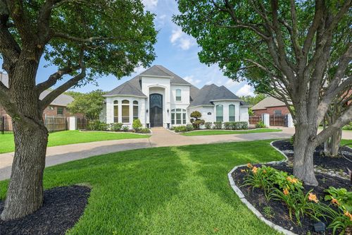 920 Independence Pkwy, Southlake, TX, 76092-8483 | Card Image